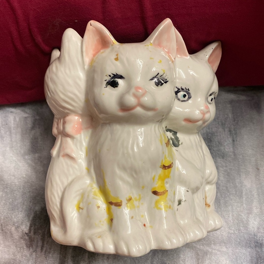 Kitschy cat planter Trio of cats handpainted ceramic unmarked no chips